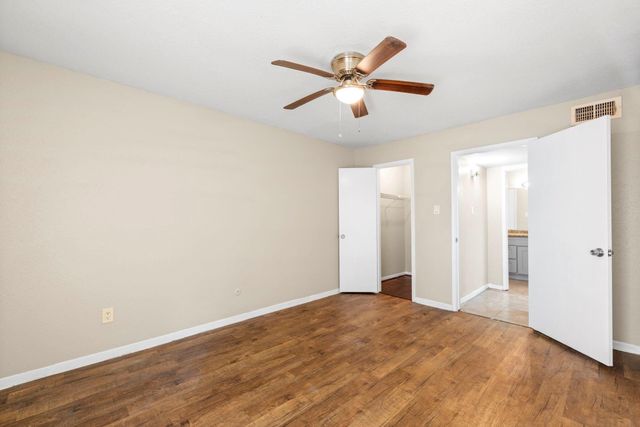 9350 Country Creek Drive 52, Houston, TX 77036
