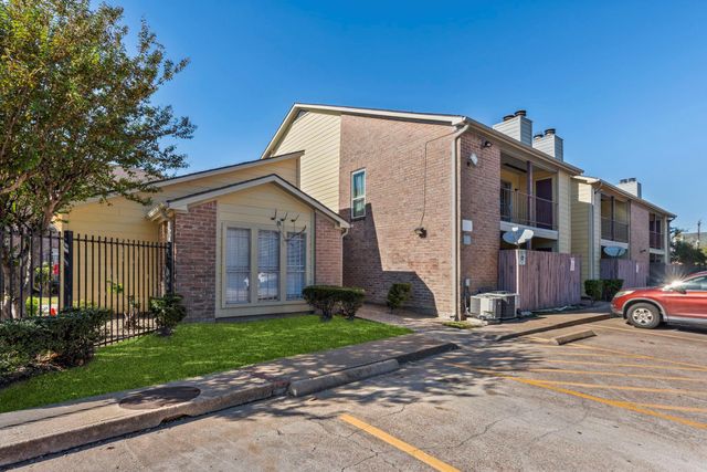 9350 Country Creek Drive 52, Houston, TX 77036
