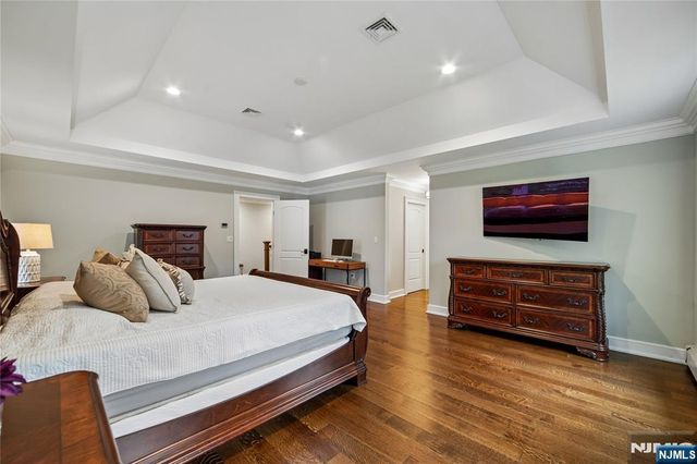 15 Fernwood Drive, Fair Lawn, NJ 07410