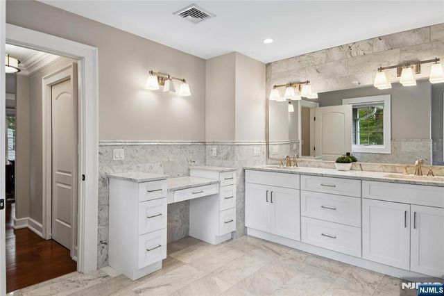15 Fernwood Drive, Fair Lawn, NJ 07410