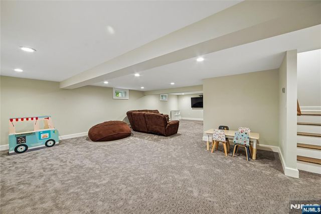 15 Fernwood Drive, Fair Lawn, NJ 07410