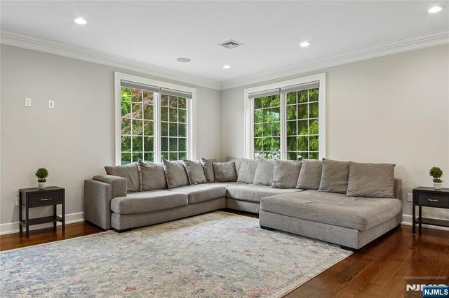 15 Fernwood Drive, Fair Lawn, NJ 07410