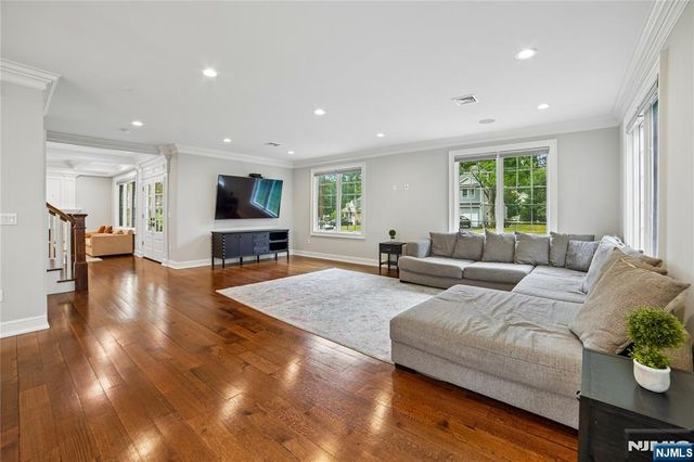 15 Fernwood Drive, Fair Lawn, NJ 07410