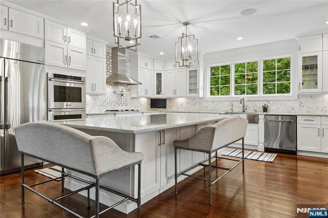15 Fernwood Drive, Fair Lawn, NJ 07410