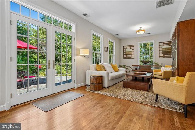 419 SUMMERS DR, Alexandria, VA 22301
