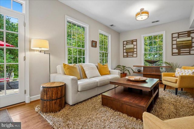 419 SUMMERS DR, Alexandria, VA 22301