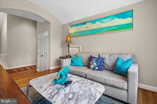419 SUMMERS DR, Alexandria, VA 22301