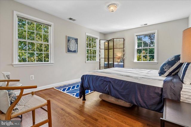 419 SUMMERS DR, Alexandria, VA 22301