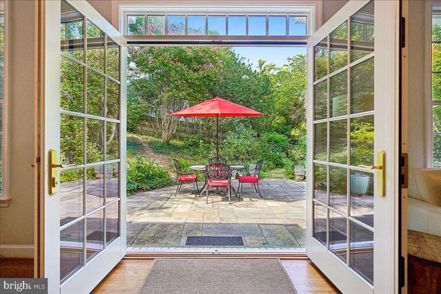 419 SUMMERS DR, Alexandria, VA 22301