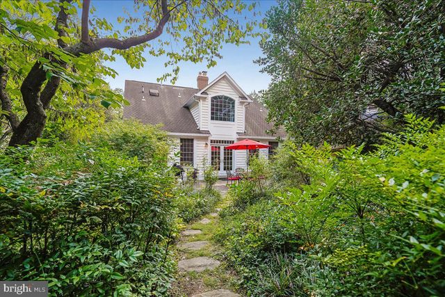 419 SUMMERS DR, Alexandria, VA 22301