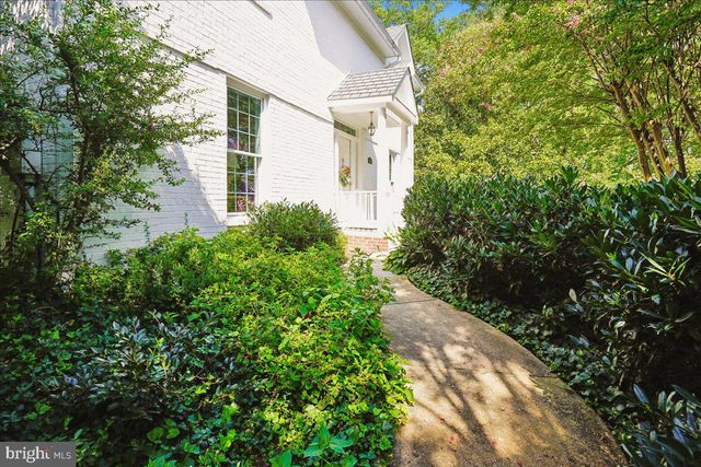 419 SUMMERS DR, Alexandria, VA 22301