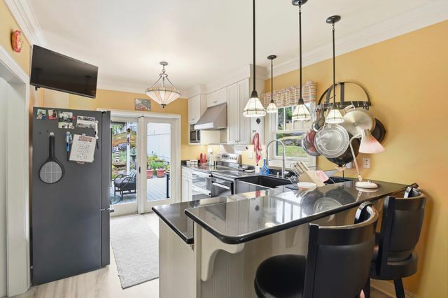 303 E 16th Ave, Spokane, WA 99203