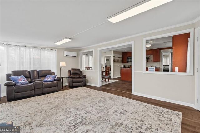 8126 Blacks Bluff Road SW, Cave Spring, GA 30124