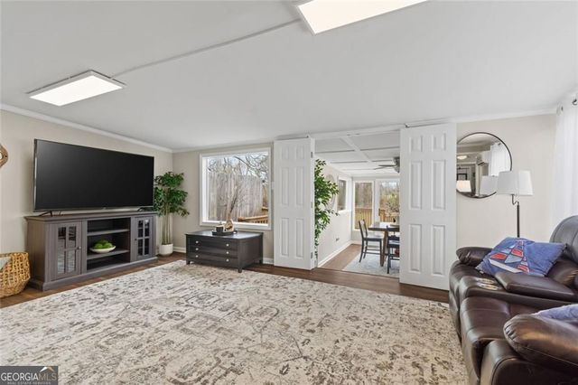 8126 Blacks Bluff Road SW, Cave Spring, GA 30124