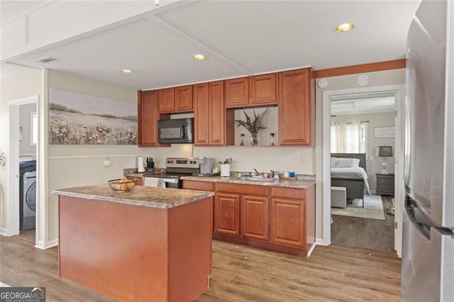 8126 Blacks Bluff Road SW, Cave Spring, GA 30124