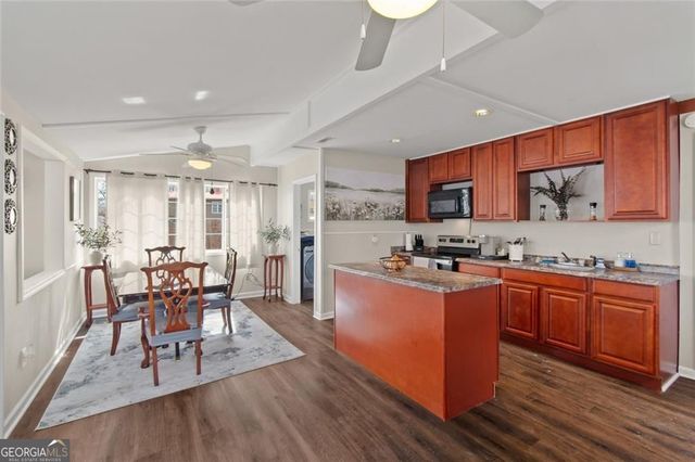 8126 Blacks Bluff Road SW, Cave Spring, GA 30124