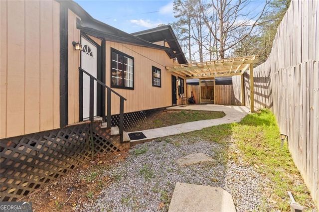 8126 Blacks Bluff Road SW, Cave Spring, GA 30124