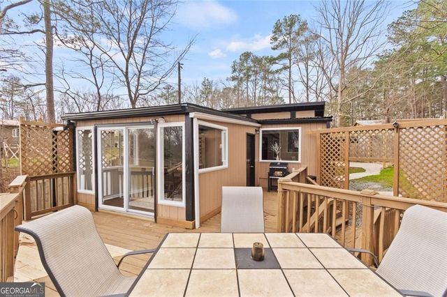 8126 Blacks Bluff Road SW, Cave Spring, GA 30124