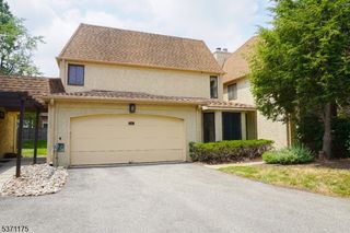 14 Carriage Pl, Edison Twp., NJ 08820