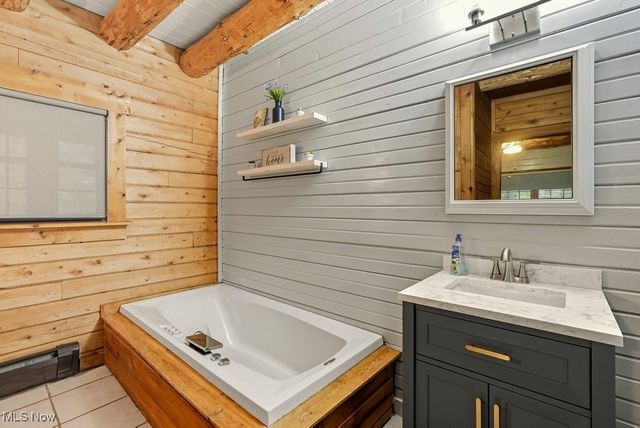 3590 E Aurora Road, Twinsburg, OH 44087