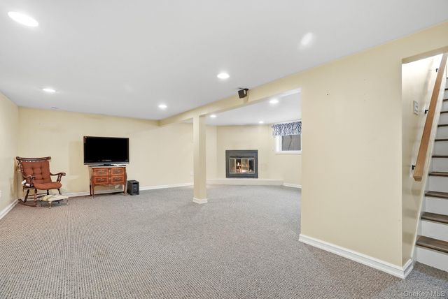 12 Lakeview Road, Carmel, NY 10512