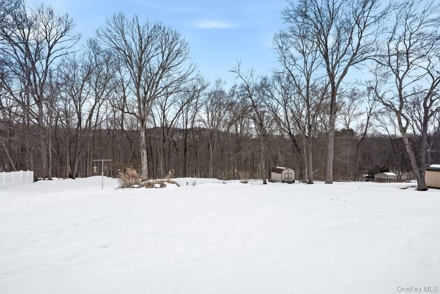 12 Lakeview Road, Carmel, NY 10512