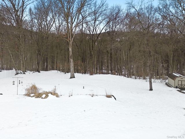 12 Lakeview Road, Carmel, NY 10512