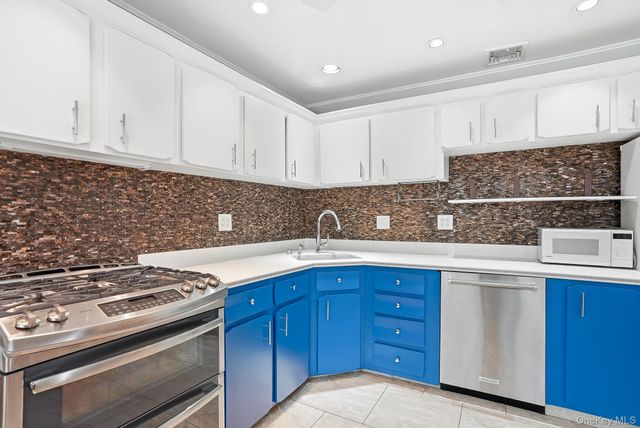 12 Lakeview Road, Carmel, NY 10512