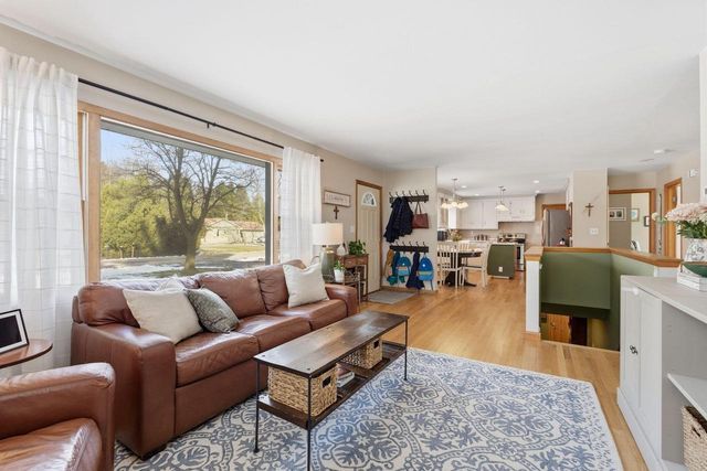 S17W36879 Henry STREET, Dousman, WI 53118