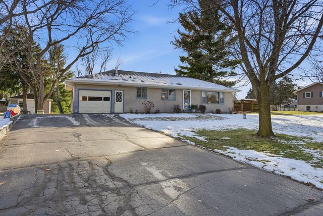 S17W36879 Henry STREET, Dousman, WI 53118