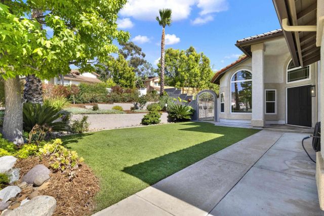 9395 Pipilo St, San Diego, CA 92129