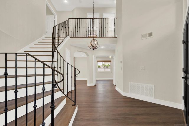 9395 Pipilo St, San Diego, CA 92129