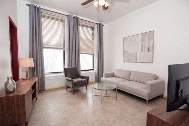 2918 S Wells Street, Chicago, IL 60616