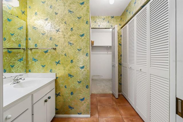 509 LAKESIDE DRIVE 509, Bradenton, FL 34210