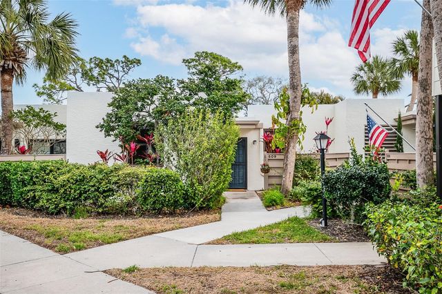509 LAKESIDE DRIVE 509, Bradenton, FL 34210