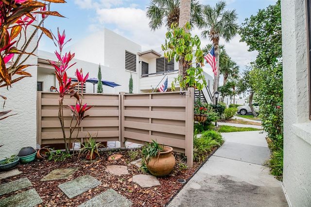 509 LAKESIDE DRIVE 509, Bradenton, FL 34210