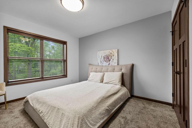 16685 Judicial Road, Lakeville, MN 55044