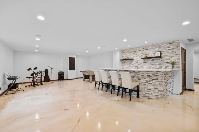 16685 Judicial Road, Lakeville, MN 55044