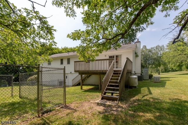 28 Elizabeth Dr, Wantage Twp., NJ 07461