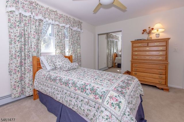 28 Elizabeth Dr, Wantage Twp., NJ 07461