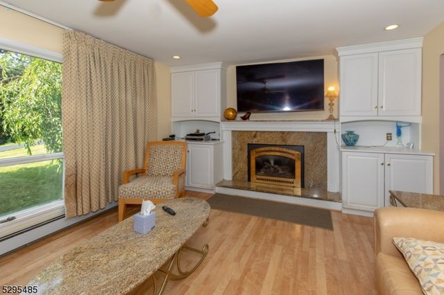28 Elizabeth Dr, Wantage Twp., NJ 07461