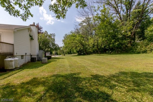 28 Elizabeth Dr, Wantage Twp., NJ 07461