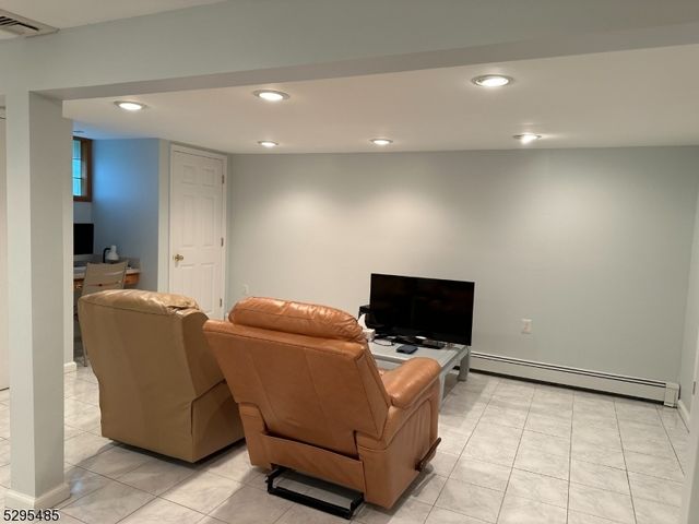 28 Elizabeth Dr, Wantage Twp., NJ 07461
