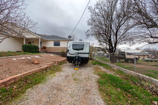 54 E 200 S, La Verkin, UT 84745