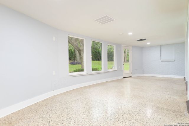 118 Medford, San Antonio, TX 78209