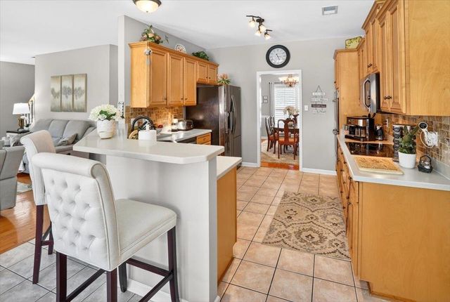3830 BREEZY SHORES CV, Lakeland, TN 38002