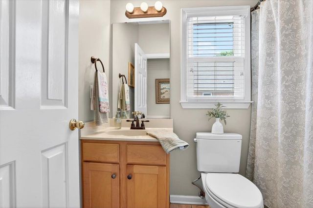 3830 BREEZY SHORES CV, Lakeland, TN 38002