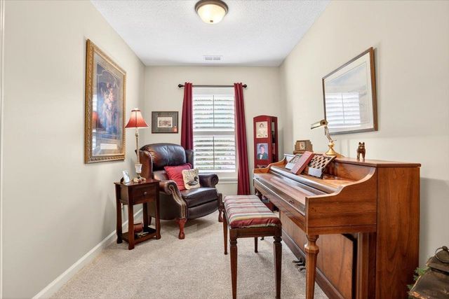 3830 BREEZY SHORES CV, Lakeland, TN 38002