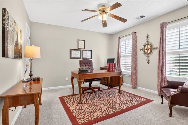3830 BREEZY SHORES CV, Lakeland, TN 38002
