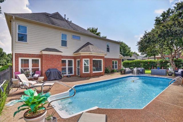 3830 BREEZY SHORES CV, Lakeland, TN 38002